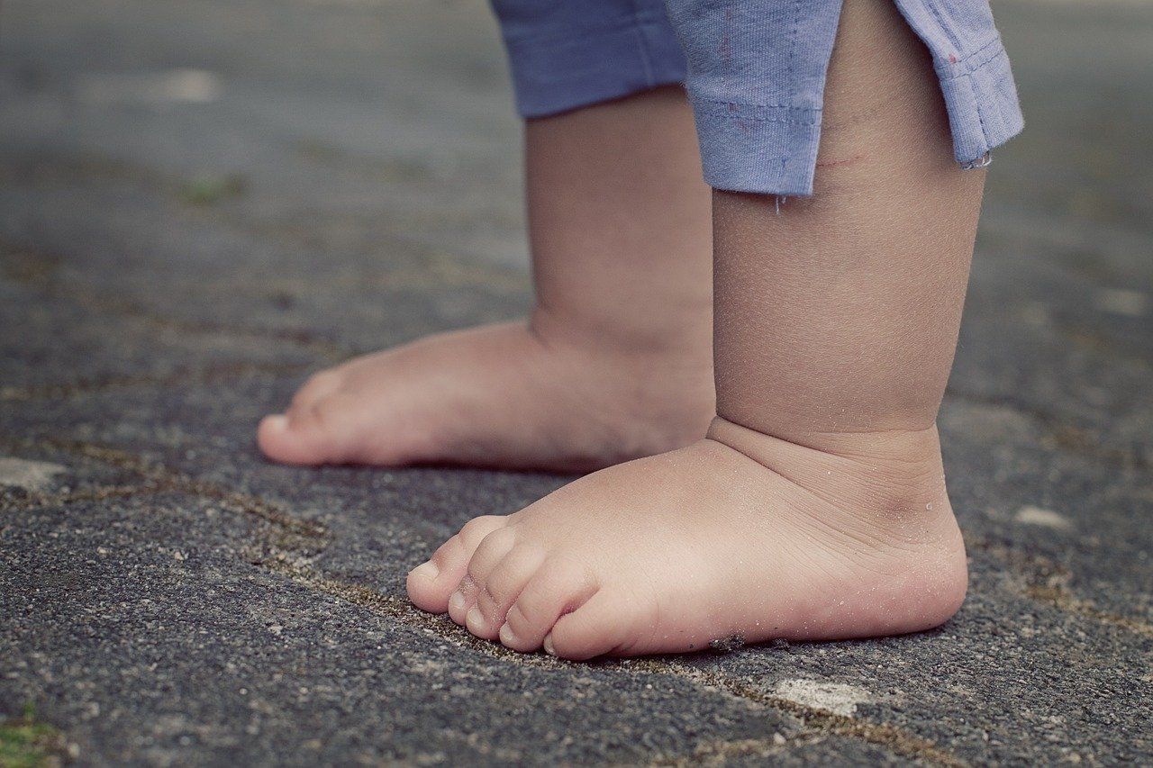 Идиомы со словом feet для позиций в организации, to stand on your two feet Идиомы со словом feet для позиций в организации, to stand on your two feet